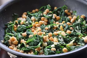 Espinacas con Garbanzos (Spinach with Garbanzo Beans)